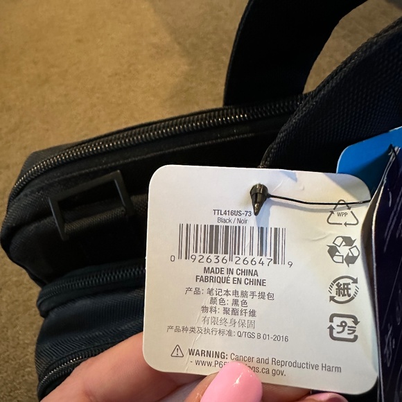 NWT Targus Revolution Laptop Case, Black Nylon 15.6" - Picture 8 of 9